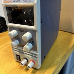 HALTRONIC HPS605D     DC Power supply 0-60V   0-5 A 