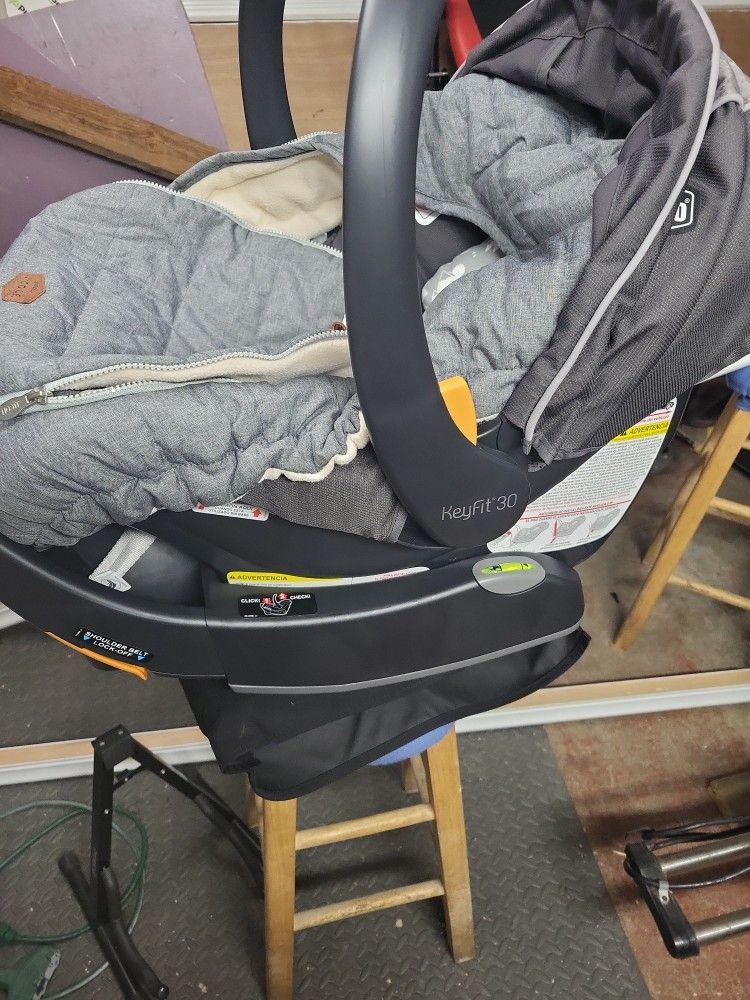 2 KeyFit 30 Car Seat 