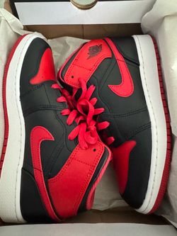 Jordan 1 Mid