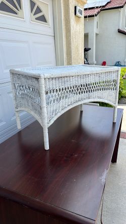 White Wicker Coffee Table 