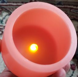 2 flameless candles