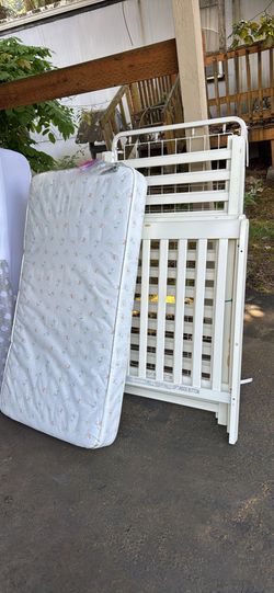 Baby-toddler crib