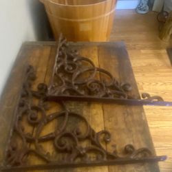 Cast Iron Shelve Brackets 