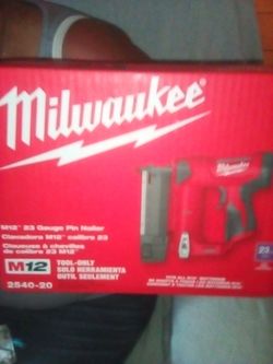 Milwaukee pin nailer