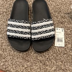 Adidas Women’s Size 5 Fits A 6 -61/2