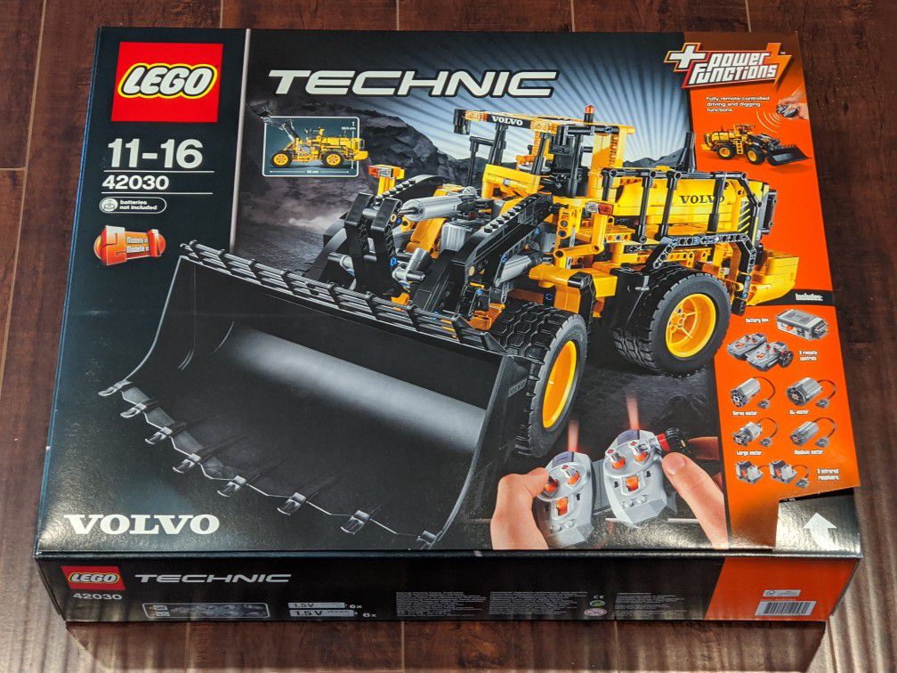 Brand new retired LEGO #42030 remote controlled wheel loader Sale in CA - OfferUp
