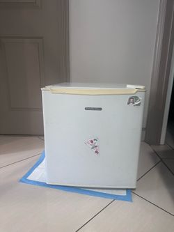 Refrigerator/ small