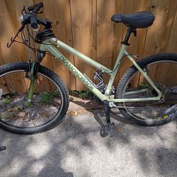 Diamondback Sorrento mountain bike