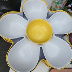 Daisy party Dip Dish. 