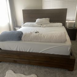 King Bed With Mattress 