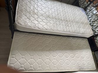 Day bed with mattress