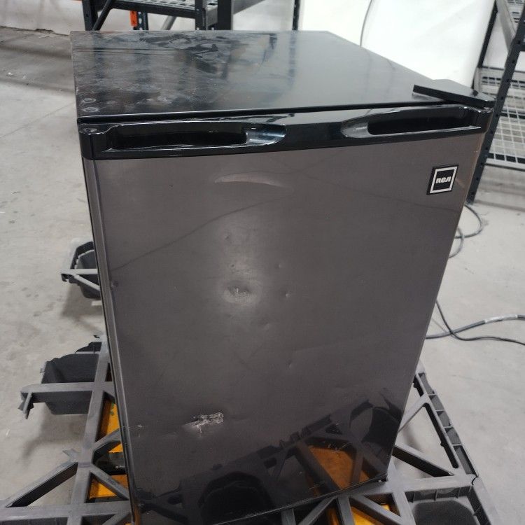 4.5 Cu Mini Fridge