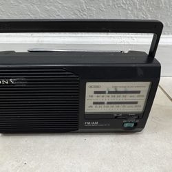 Sony FM/AM 2 Band Radio ICF-24 Portable AC/DC Uses 4 AA Batteries. Working 