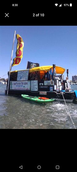 20ft Pontoon Tiki Boat Commercial size grill party food Boat Yamaha outboard & paddle boards & more