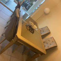 Expandable Dining Table
