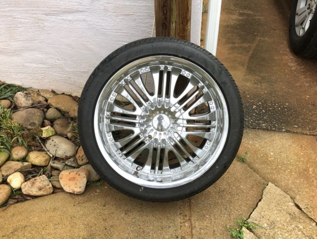 18" Rims With Tires 225/40R18 Great Condition