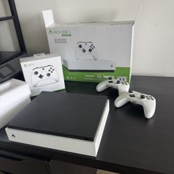 X BOX ONE S 