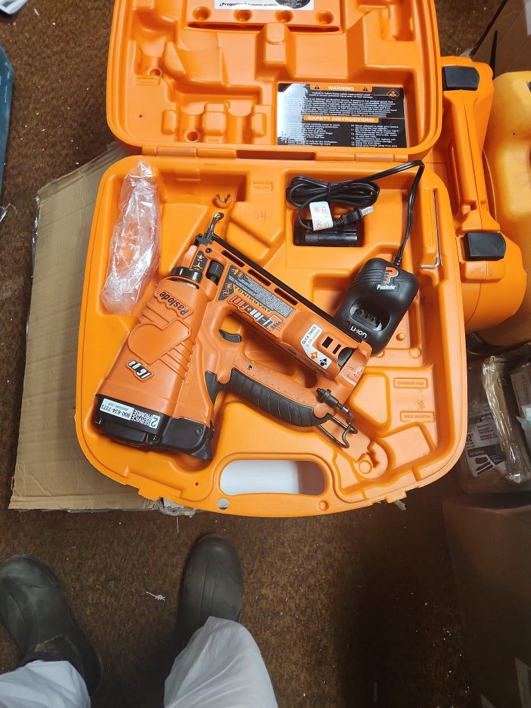 Paslode 16 Gauge Finish Nailer 
