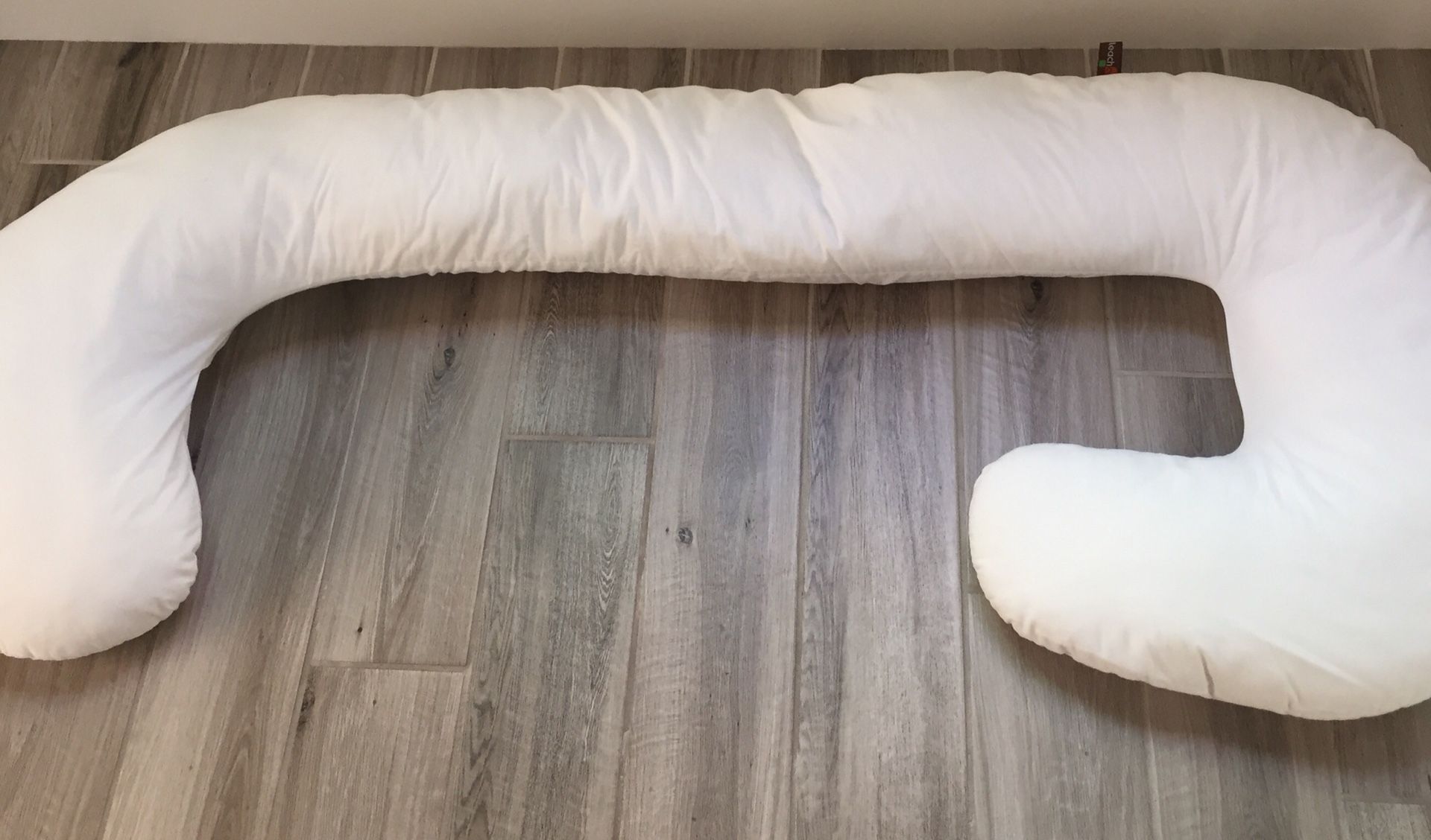 Leacho snoogle total body pillow
