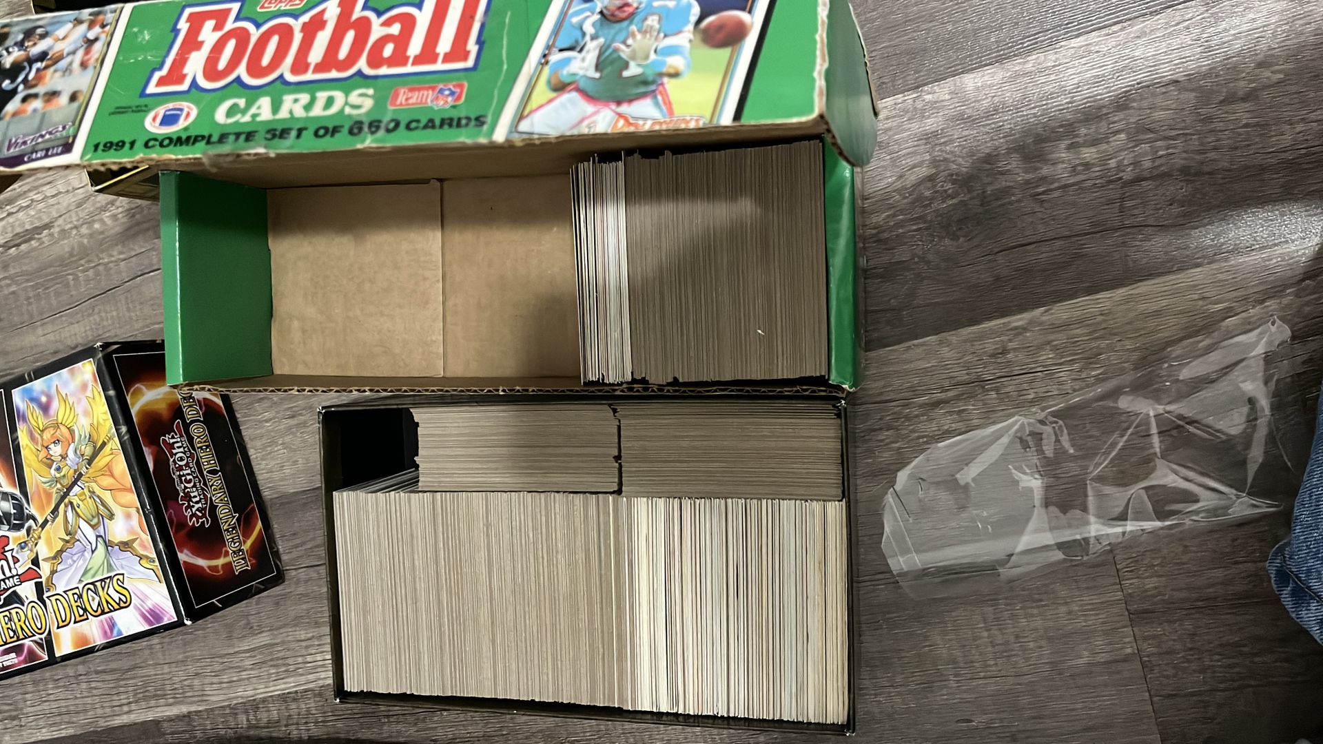huge bulk lot old nfl cards from the 80s-2000s