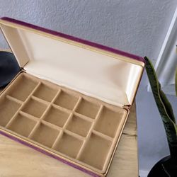 Vintage Mele Velvet Maroon Jewelry Box
