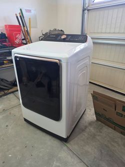 Samsung 7.4 cu. Ft Gas Dryer with steam sanitize
