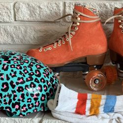 Barely-used Moxi Rollerskates and Accessories!