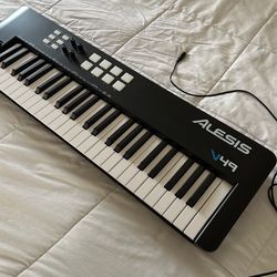 MIDI keyboard - Alesis 49