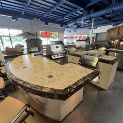 Outdoor kitchen - BBQ Island - Custom Built 