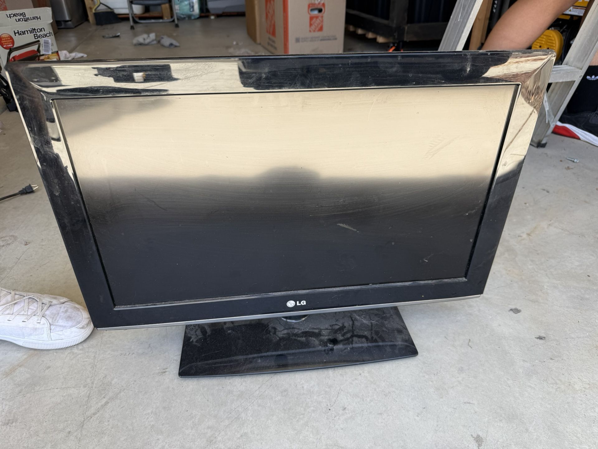 black Lg tv