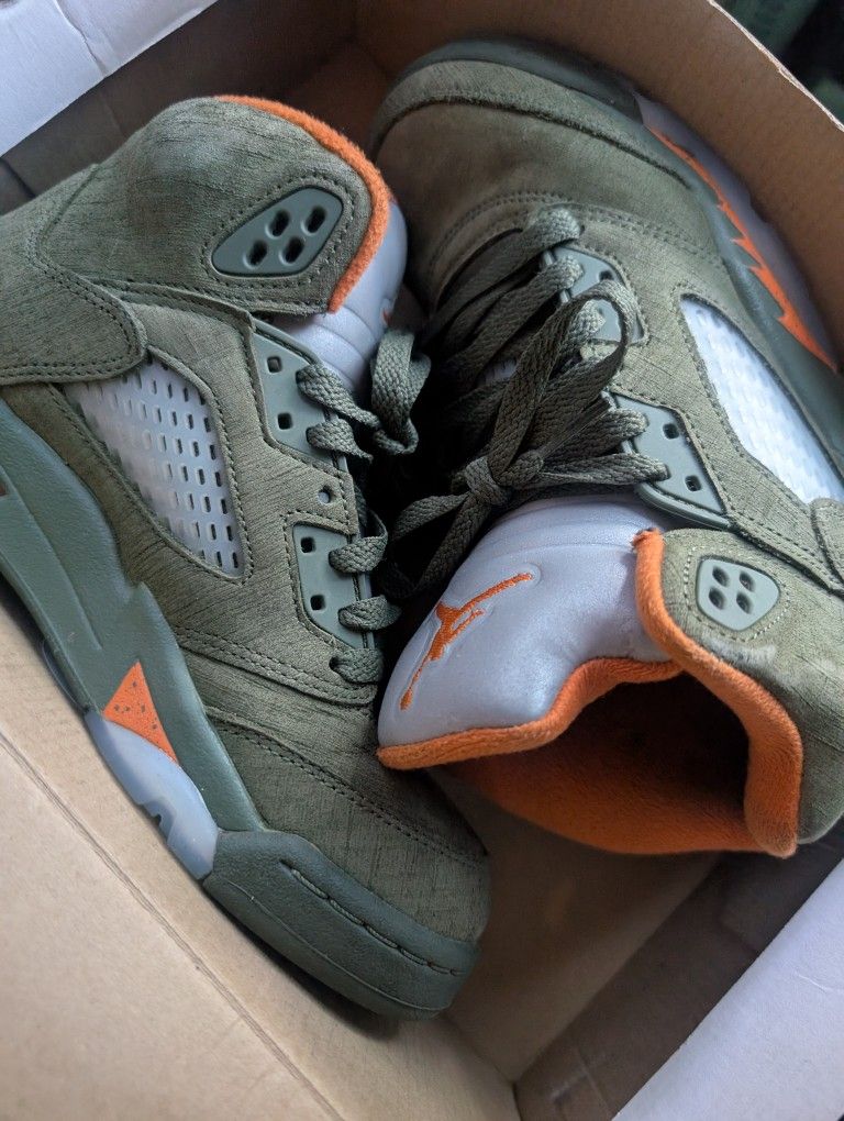 Retro Jordans Size 5