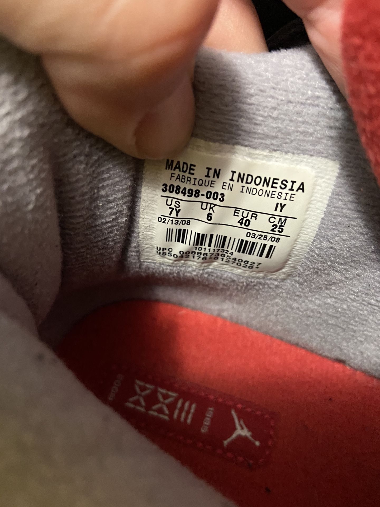 NIKE size 7 Jordan