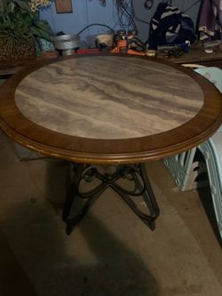 Round kitchen table