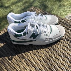 New Balance 550 Sz 8.5