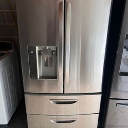 REFRIGERATOR— Free Delivery 🚚 