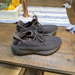Yeezy 350 V2 Onyx size 5.5M/7W