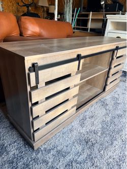 Excellent condition *Used for one month Dimensions (L59” H27” W16")