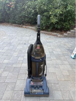Hoover self propelled wind tunnel vacuum