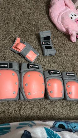 Knee pads