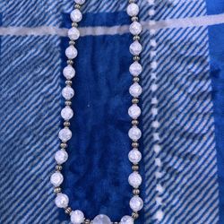White and Silver Beaded Necklace 