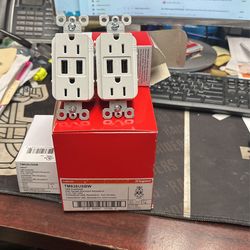 Decora Plug With 2usb Ports