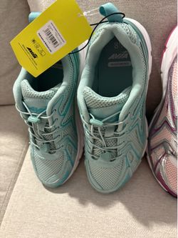 Avia tenis woman