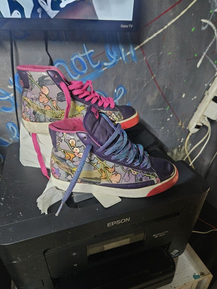 Women Size 8.5 Nike