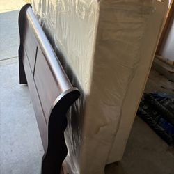 Bed, Mattress & Box Spring $200 Queen Size