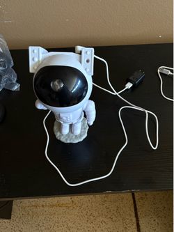ASTRONAUT ROOM LIGHT