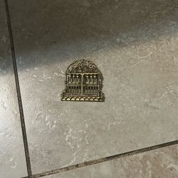 Gate Pin 