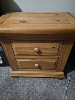 Broyhill Fontana Nighstand