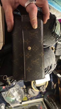 Louis Vuitton wallet Sarah design