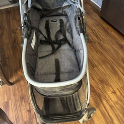Even Flo Bassinet Stroller 