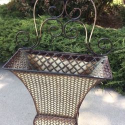Metal Wall Flower Basket